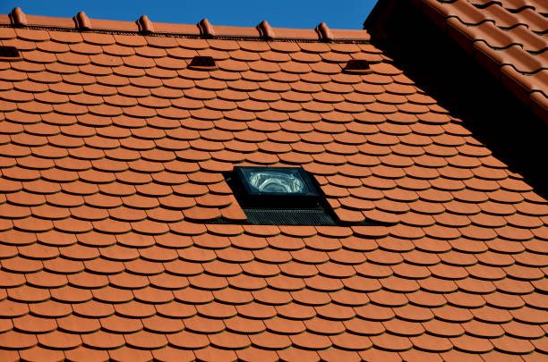 Couvreur GH6 Couverture intervenant sur une toiture à proximité de Chaville