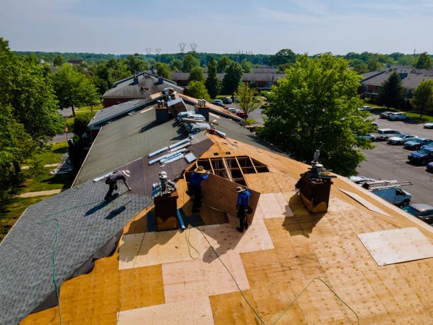 Comment un couvreur à Chaville peut-il organiser des travaux de toiture lorsque l&rsquo;accès au chantier nécessite une installation d&rsquo;échafaudage particulière ?